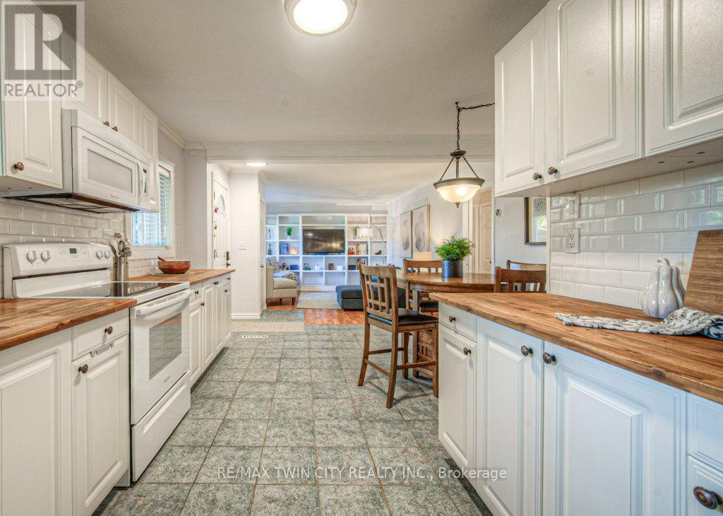 18 Hilltop Drive, Cambridge, Ontario  N1R 1S9 - Photo 14 - X12536594