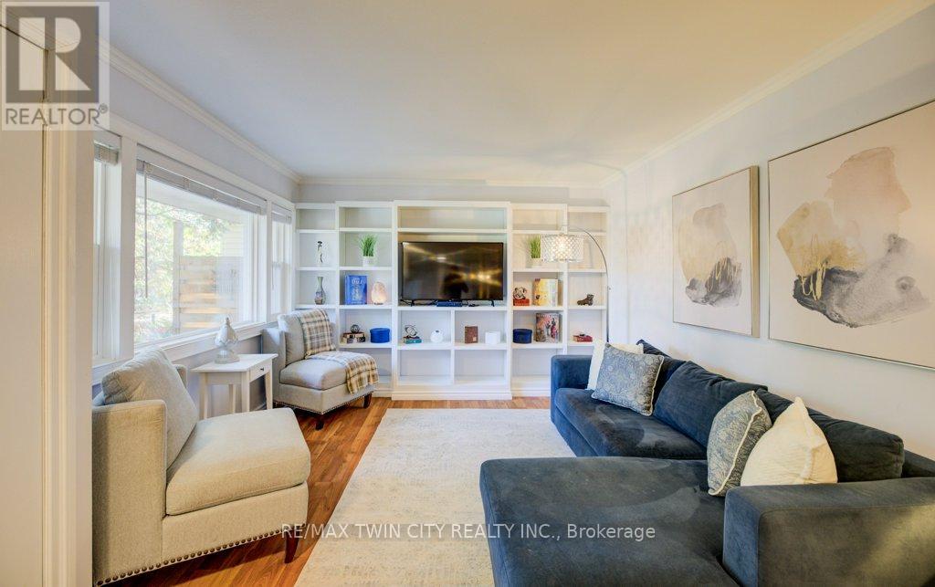 18 Hilltop Drive, Cambridge, Ontario  N1R 1S9 - Photo 3 - X12536594