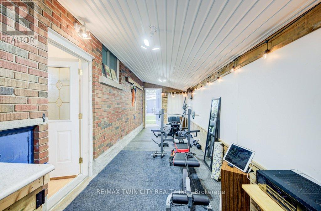 18 Hilltop Drive, Cambridge, Ontario  N1R 1S9 - Photo 45 - X12536594