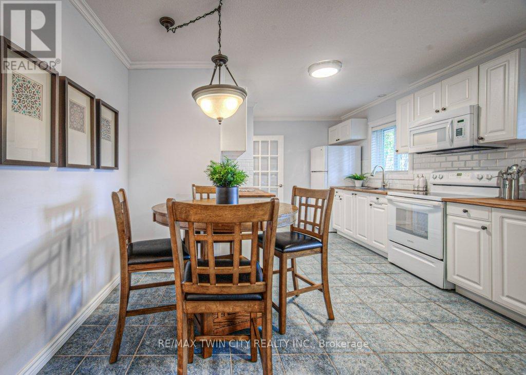 18 Hilltop Drive, Cambridge, Ontario  N1R 1S9 - Photo 8 - X12536594