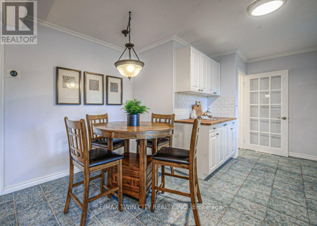 18 Hilltop Drive, Cambridge, Ontario  N1R 1S9 - Photo 9 - X12536594