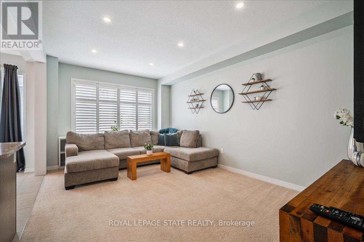 19 Prestwick Street, Hamilton, Ontario  L8J 0K6 - Photo 17 - X12536654