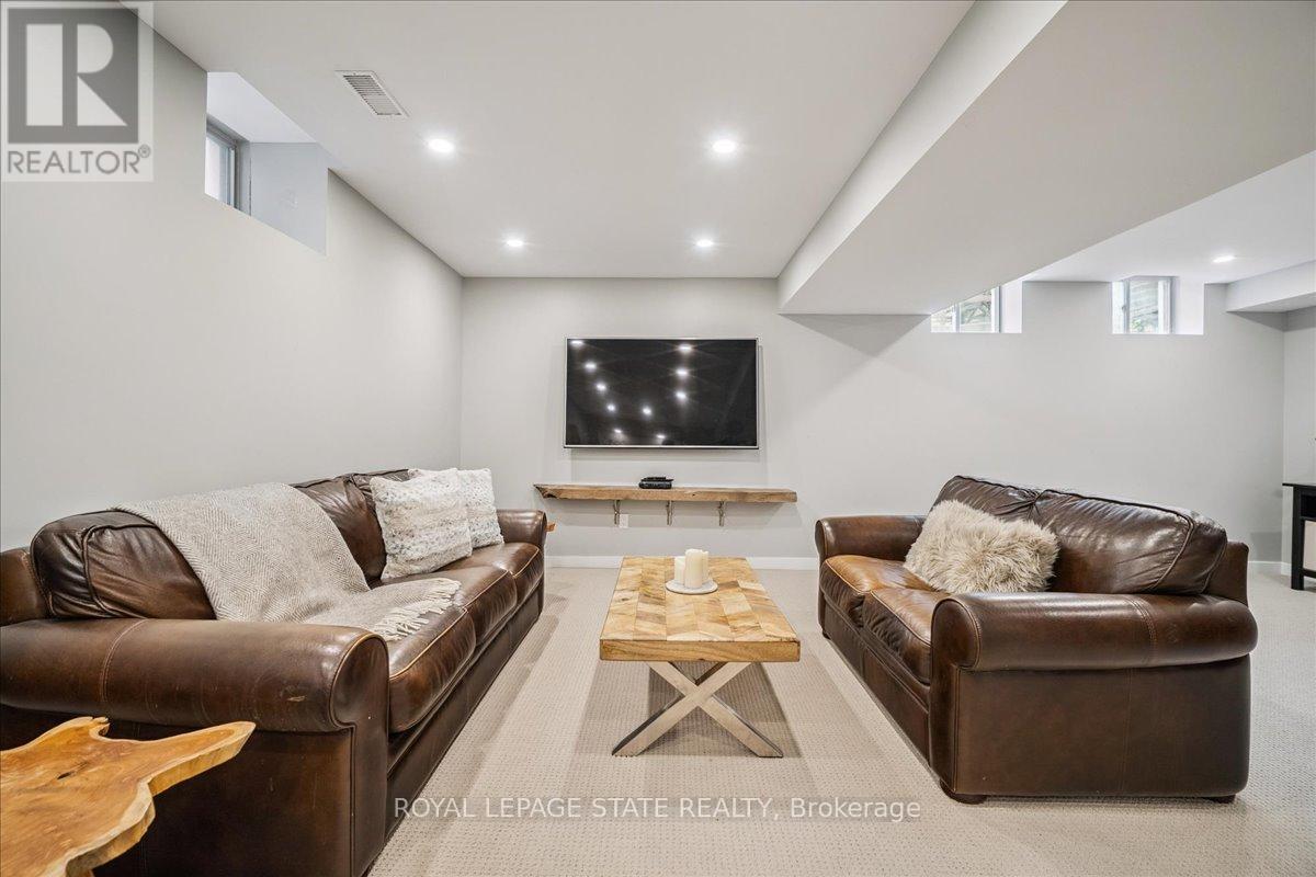 19 Prestwick Street, Hamilton, Ontario  L8J 0K6 - Photo 37 - X12536654