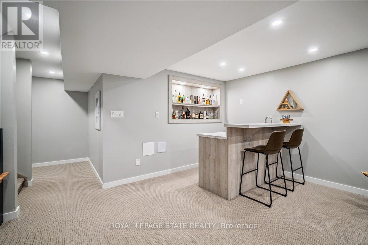 19 Prestwick Street, Hamilton, Ontario  L8J 0K6 - Photo 39 - X12536654