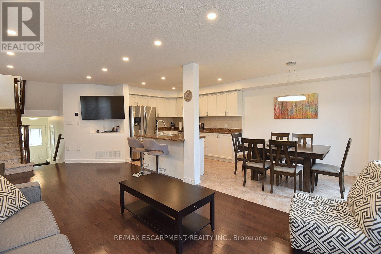 102 Celestial Crescent, Hamilton, Ontario  L0R 1P0 - Photo 10 - X12536704