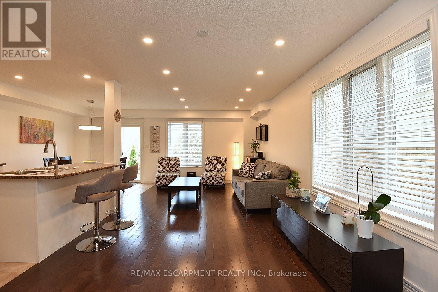 102 Celestial Crescent, Hamilton, Ontario  L0R 1P0 - Photo 12 - X12536704