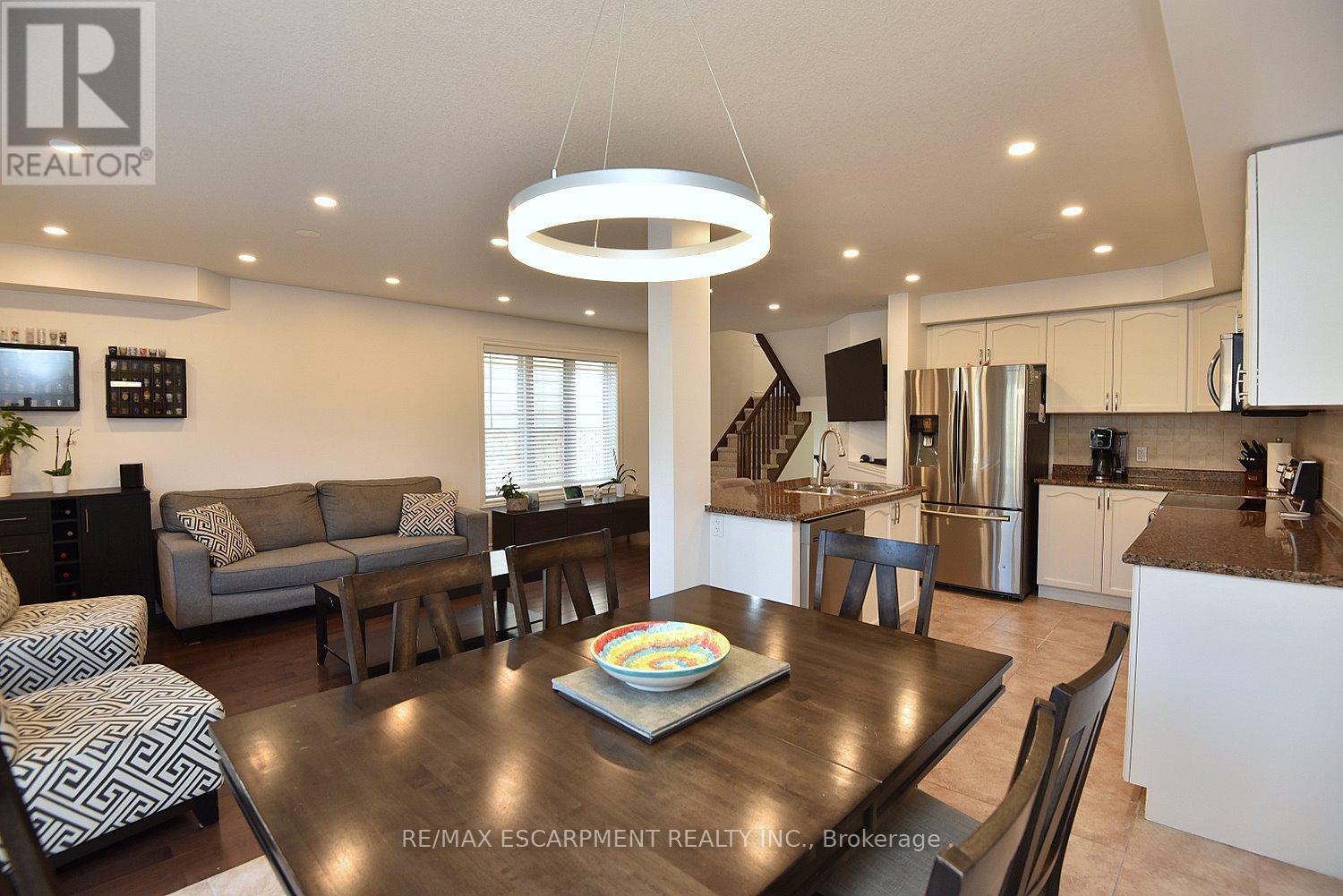 102 Celestial Crescent, Hamilton, Ontario  L0R 1P0 - Photo 16 - X12536704