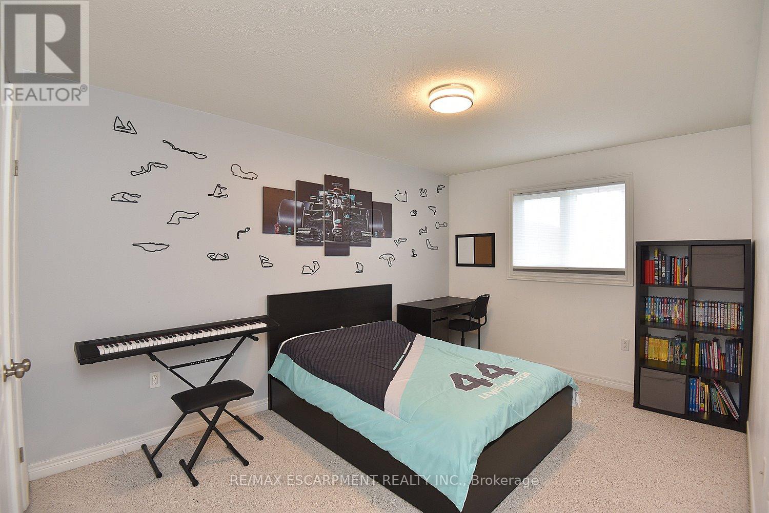 102 Celestial Crescent, Hamilton, Ontario  L0R 1P0 - Photo 33 - X12536704