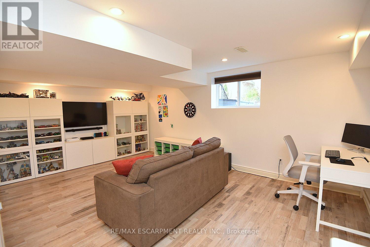 102 Celestial Crescent, Hamilton, Ontario  L0R 1P0 - Photo 43 - X12536704