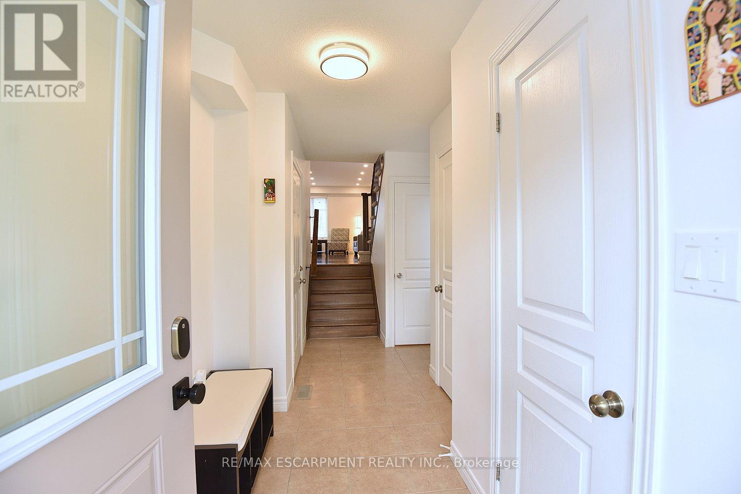 102 Celestial Crescent, Hamilton, Ontario  L0R 1P0 - Photo 7 - X12536704