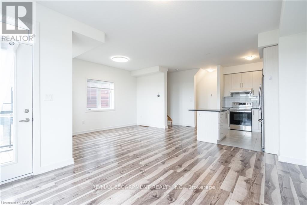 62 - 590 North Service Road, Hamilton, Ontario  L8E 5A6 - Photo 11 - X12536714