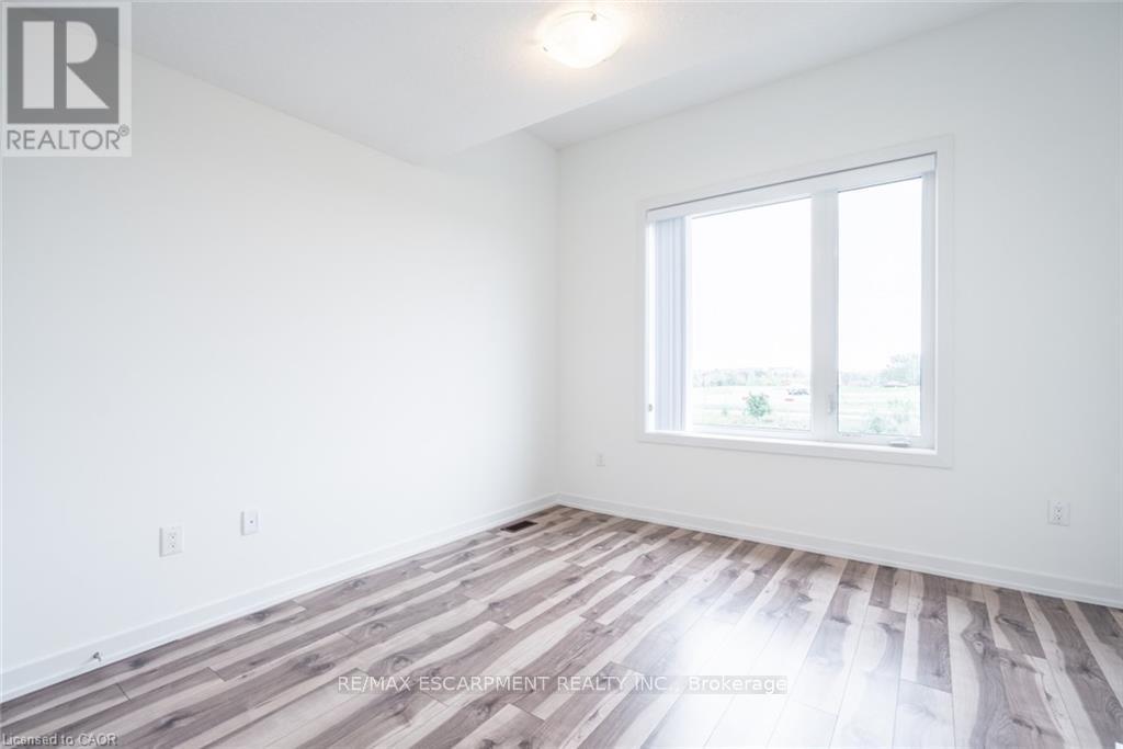 62 - 590 North Service Road, Hamilton, Ontario  L8E 5A6 - Photo 17 - X12536714