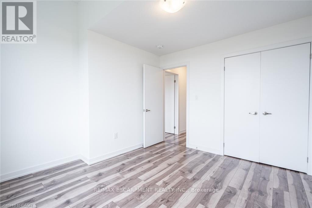 62 - 590 North Service Road, Hamilton, Ontario  L8E 5A6 - Photo 18 - X12536714