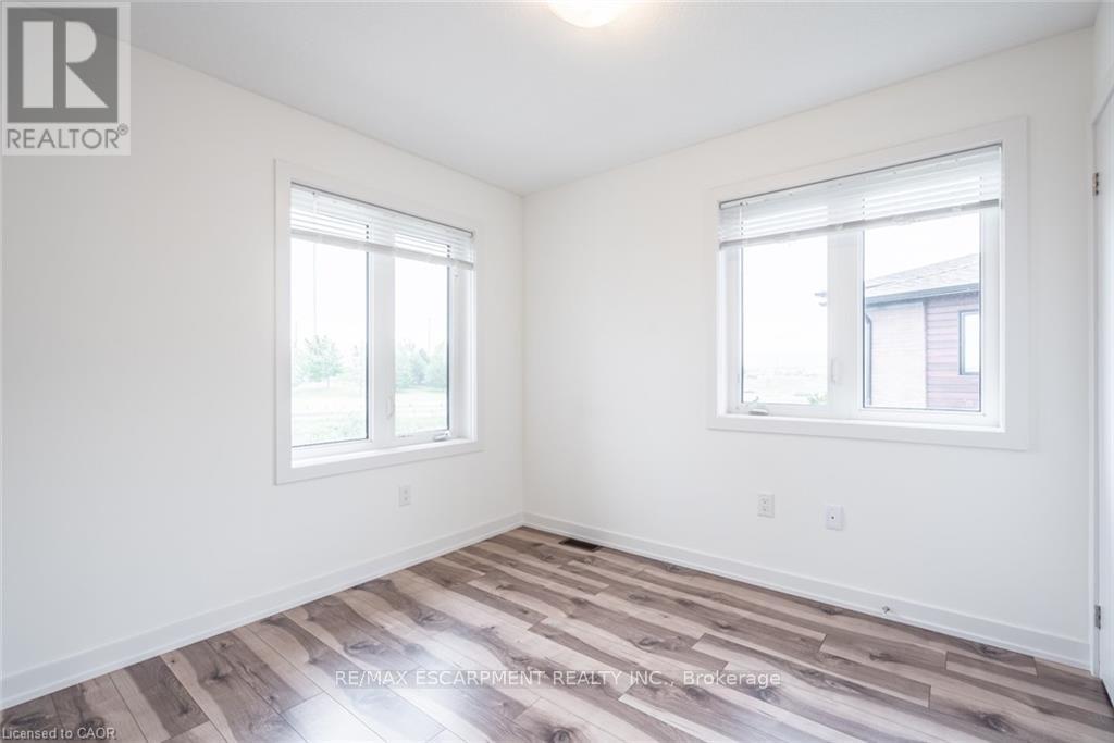 62 - 590 North Service Road, Hamilton, Ontario  L8E 5A6 - Photo 19 - X12536714