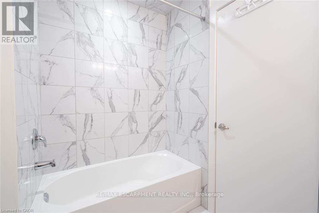 62 - 590 North Service Road, Hamilton, Ontario  L8E 5A6 - Photo 22 - X12536714