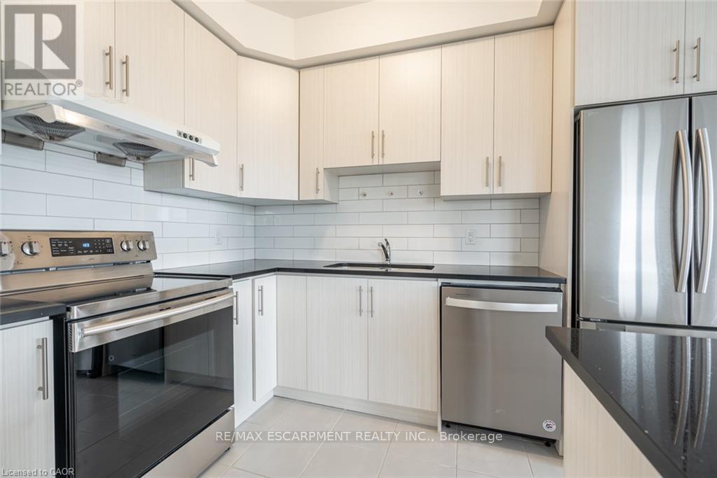 62 - 590 North Service Road, Hamilton, Ontario  L8E 5A6 - Photo 7 - X12536714