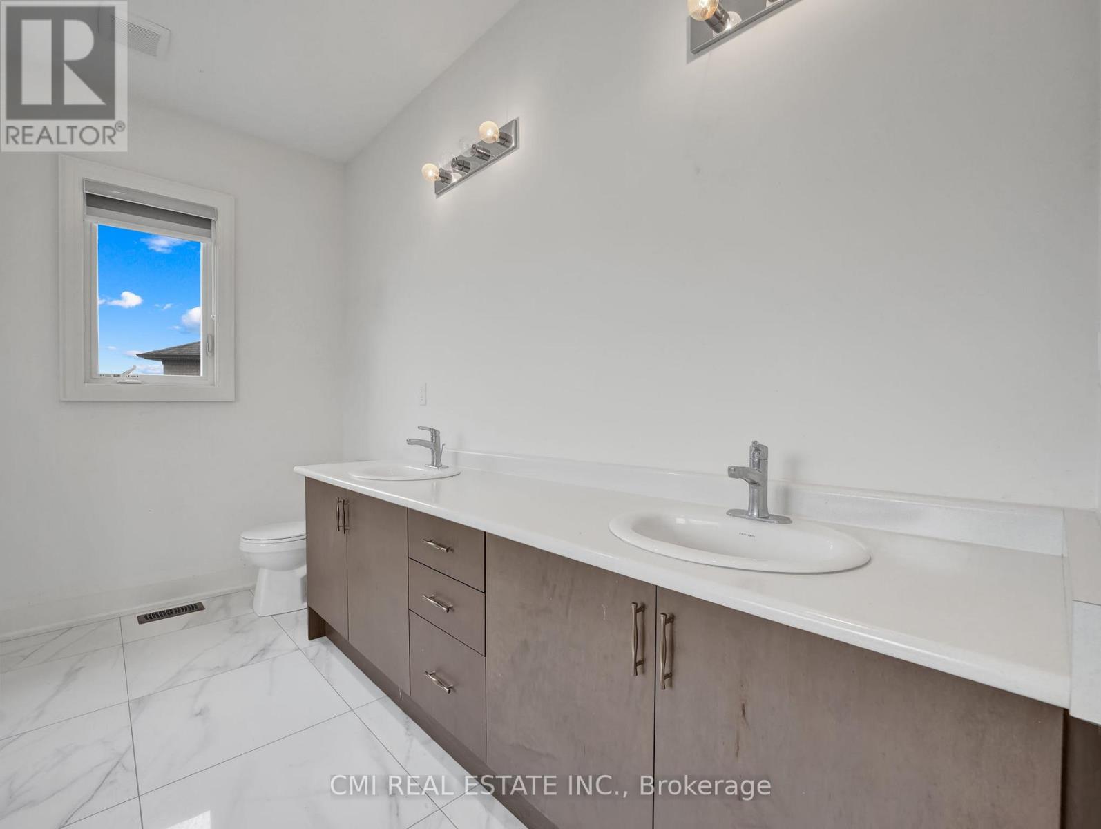 205 Agro Street, Hamilton, Ontario  L8B 1X7 - Photo 42 - X12536862