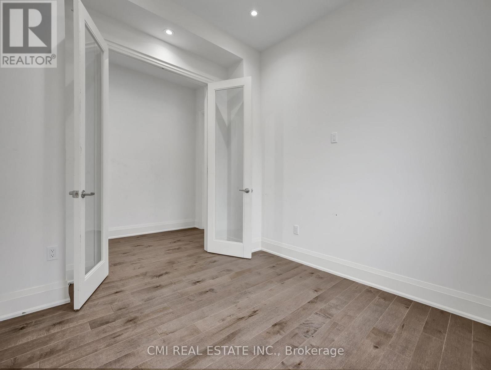 205 Agro Street, Hamilton, Ontario  L8B 1X7 - Photo 8 - X12536862