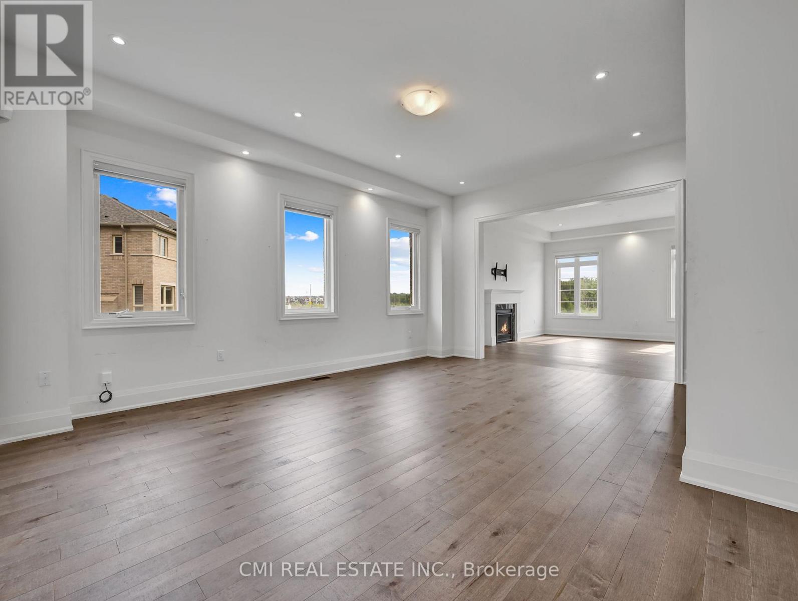 205 Agro Street, Hamilton, Ontario  L8B 1X7 - Photo 9 - X12536862