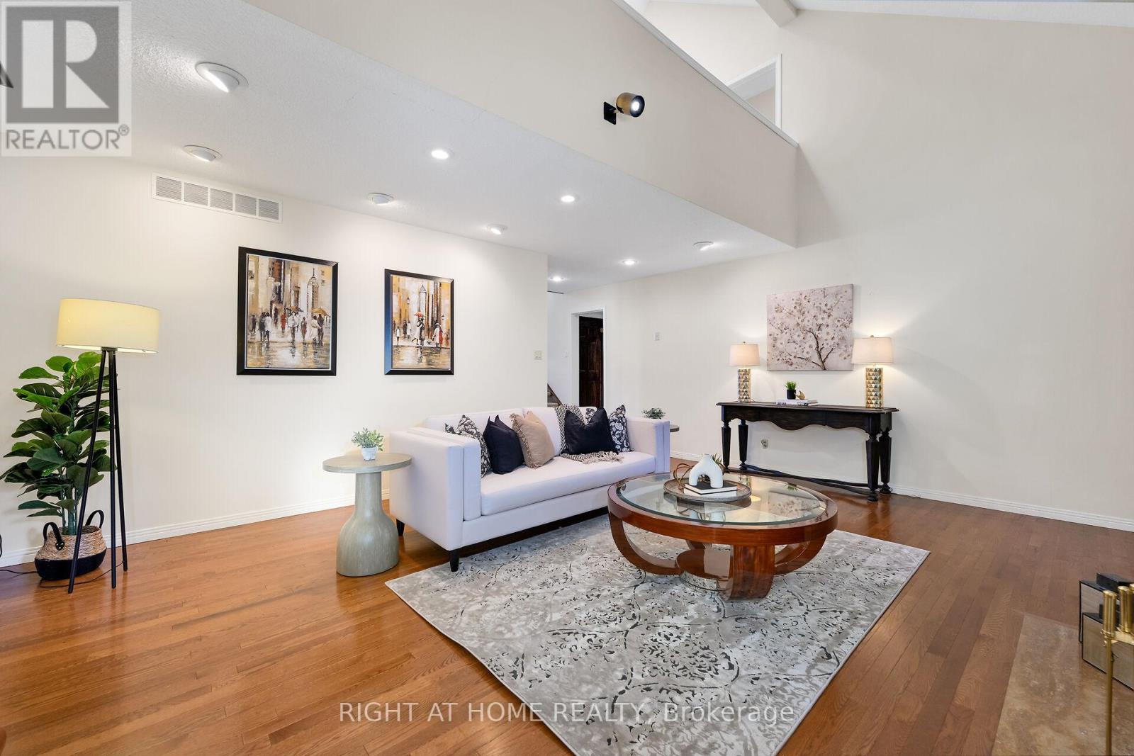 33 Walnut Drive, Guelph, Ontario  N1E 4B4 - Photo 18 - X12374825