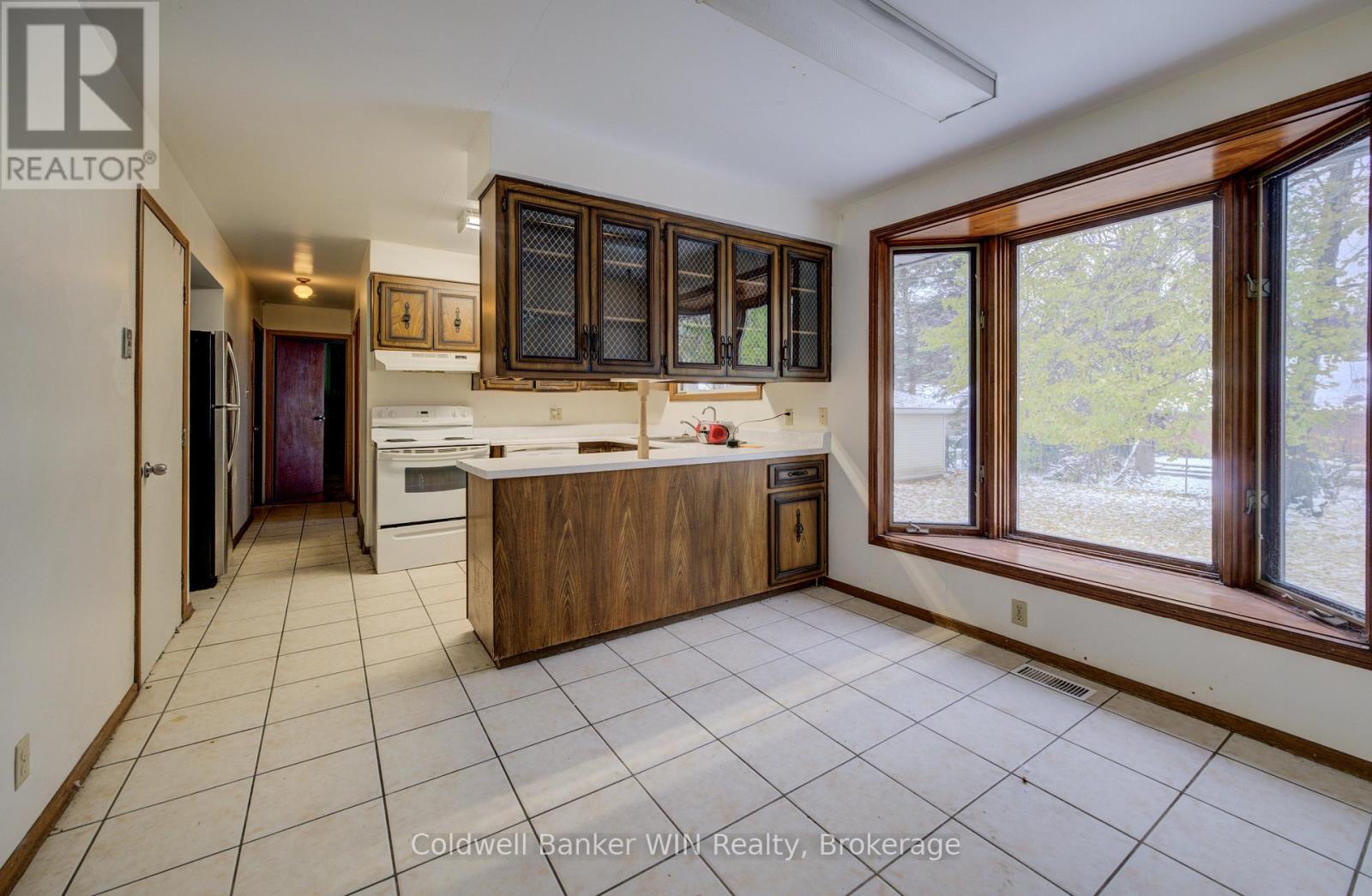 47 Academy Crescent, Waterloo, Ontario  N2L 5H8 - Photo 11 - X12536970