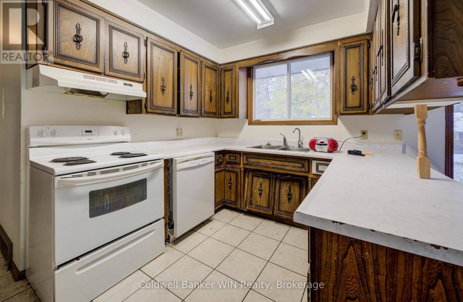 47 Academy Crescent, Waterloo, Ontario  N2L 5H8 - Photo 12 - X12536970