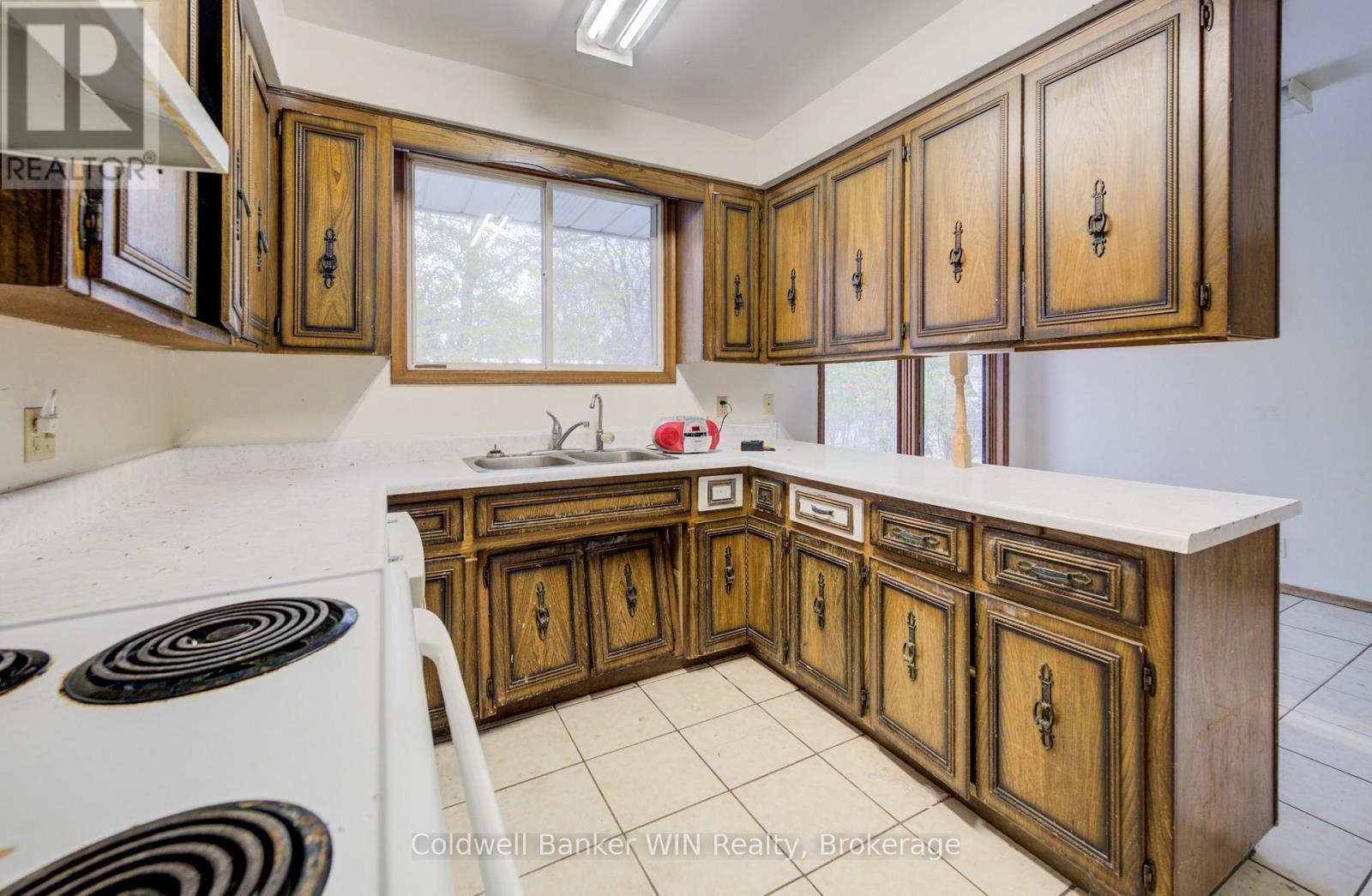 47 Academy Crescent, Waterloo, Ontario  N2L 5H8 - Photo 13 - X12536970