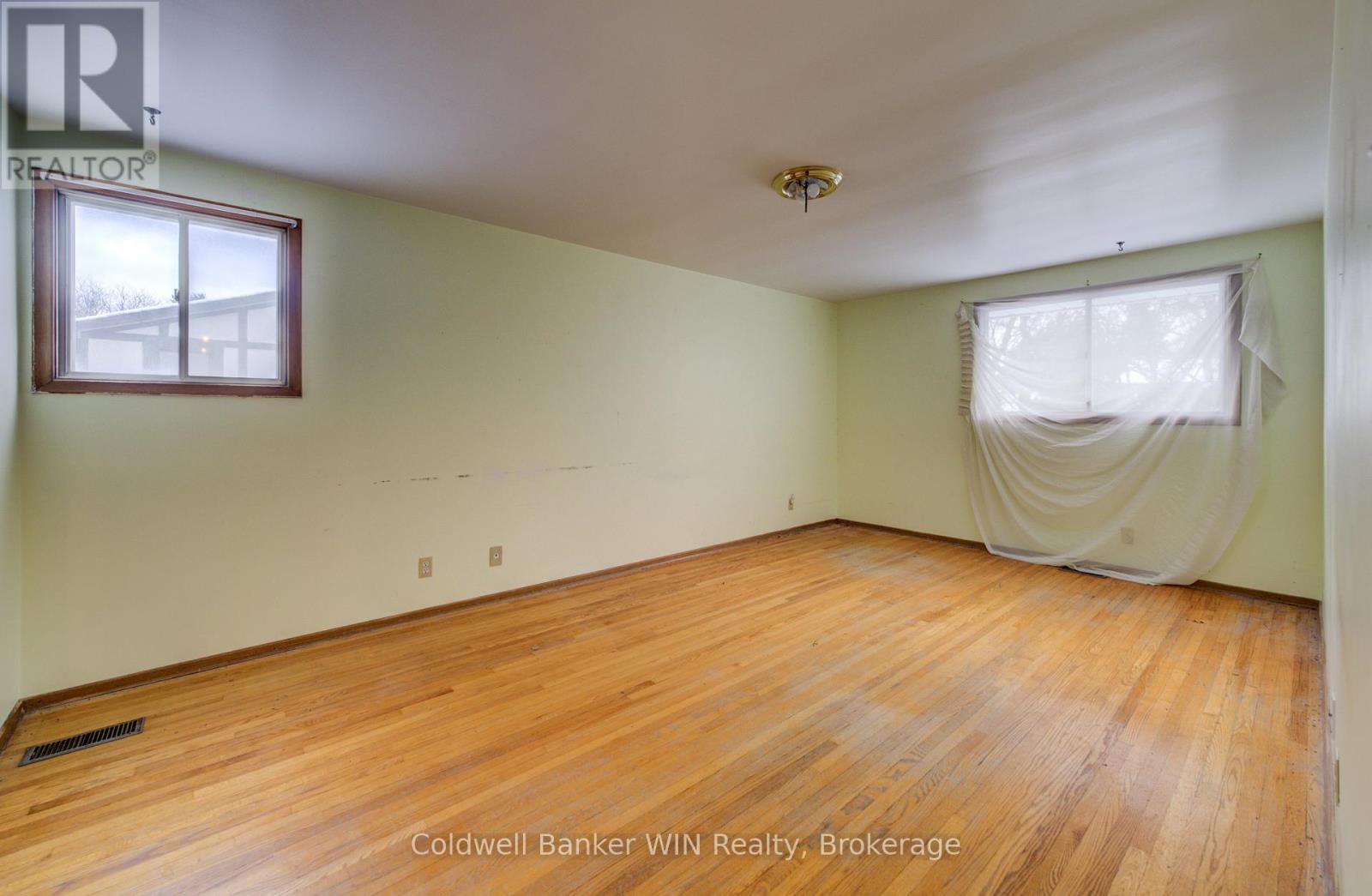 47 Academy Crescent, Waterloo, Ontario  N2L 5H8 - Photo 17 - X12536970