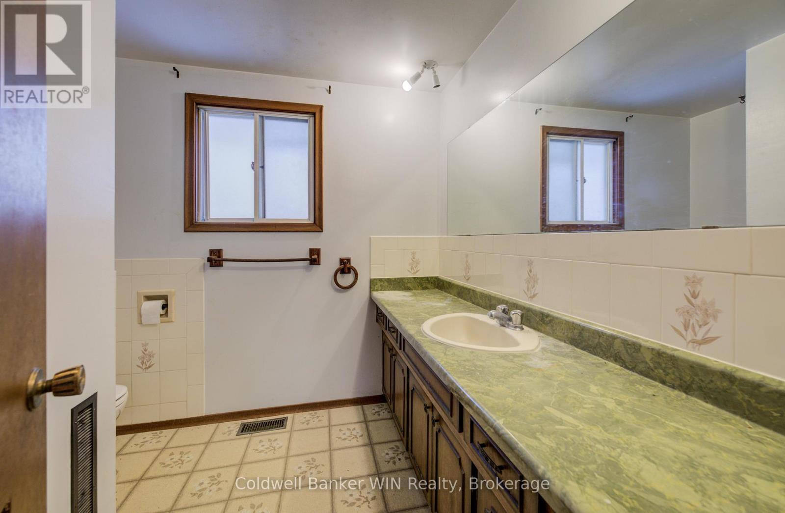 47 Academy Crescent, Waterloo, Ontario  N2L 5H8 - Photo 19 - X12536970