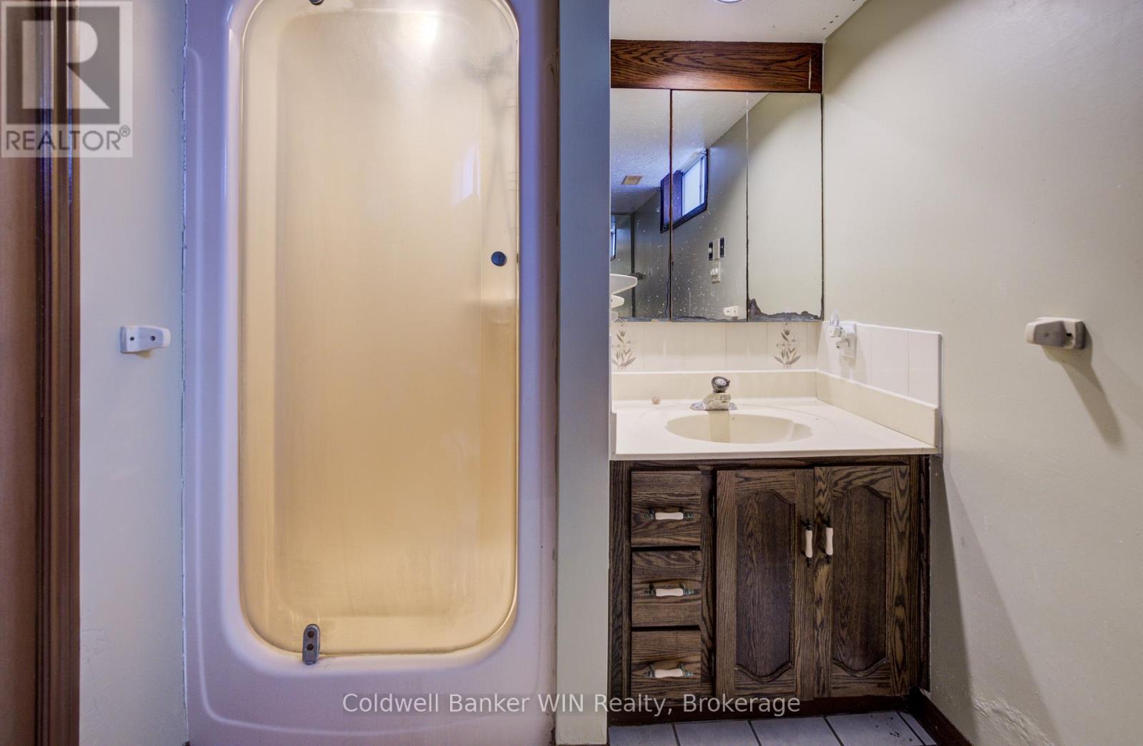 47 Academy Crescent, Waterloo, Ontario  N2L 5H8 - Photo 35 - X12536970