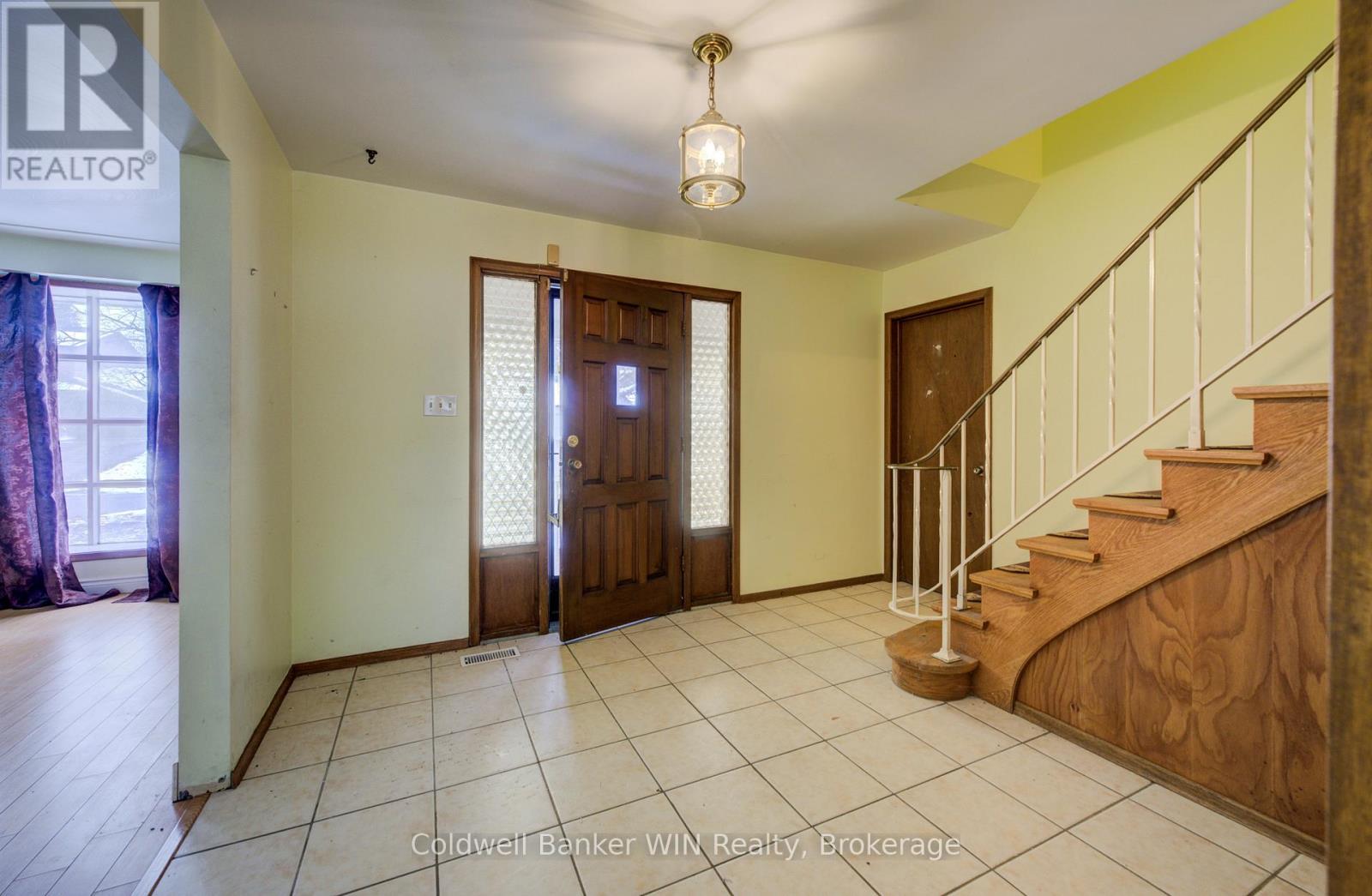 47 Academy Crescent, Waterloo, Ontario  N2L 5H8 - Photo 7 - X12536970