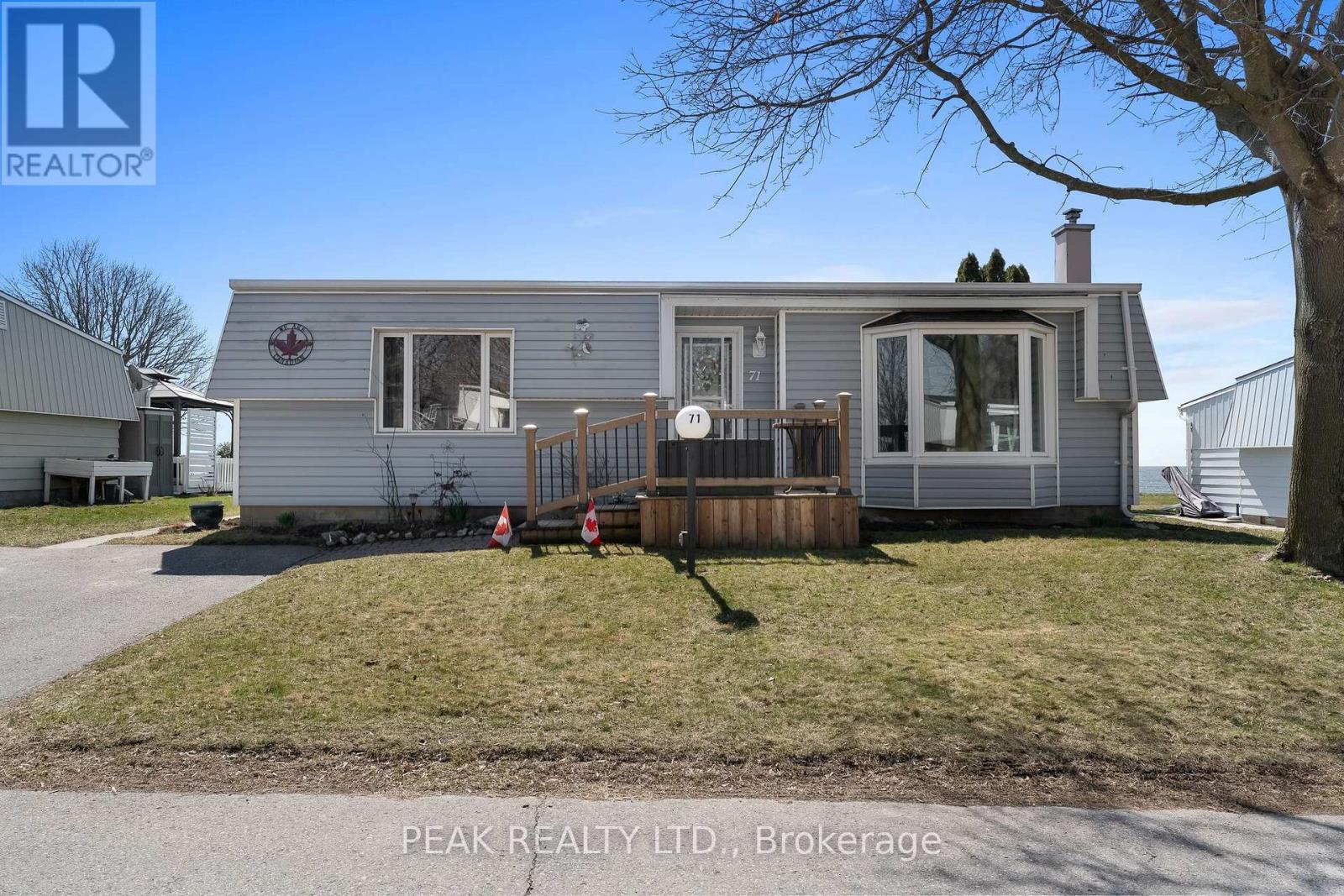 71 Bluffs Road, Clarington, Ontario L1B 1A6 - Photo 2 - E12455324