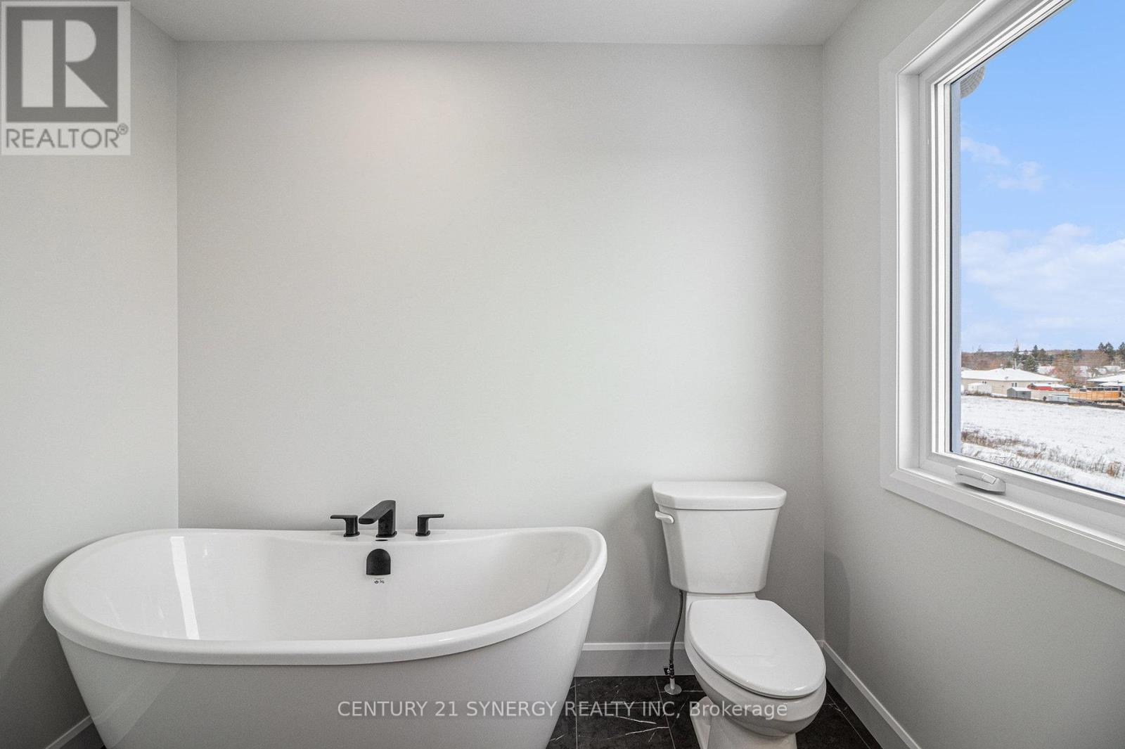 85 Villeneuve Street, North Stormont, Ontario K0C 1W0 - Photo 21 - X12297915