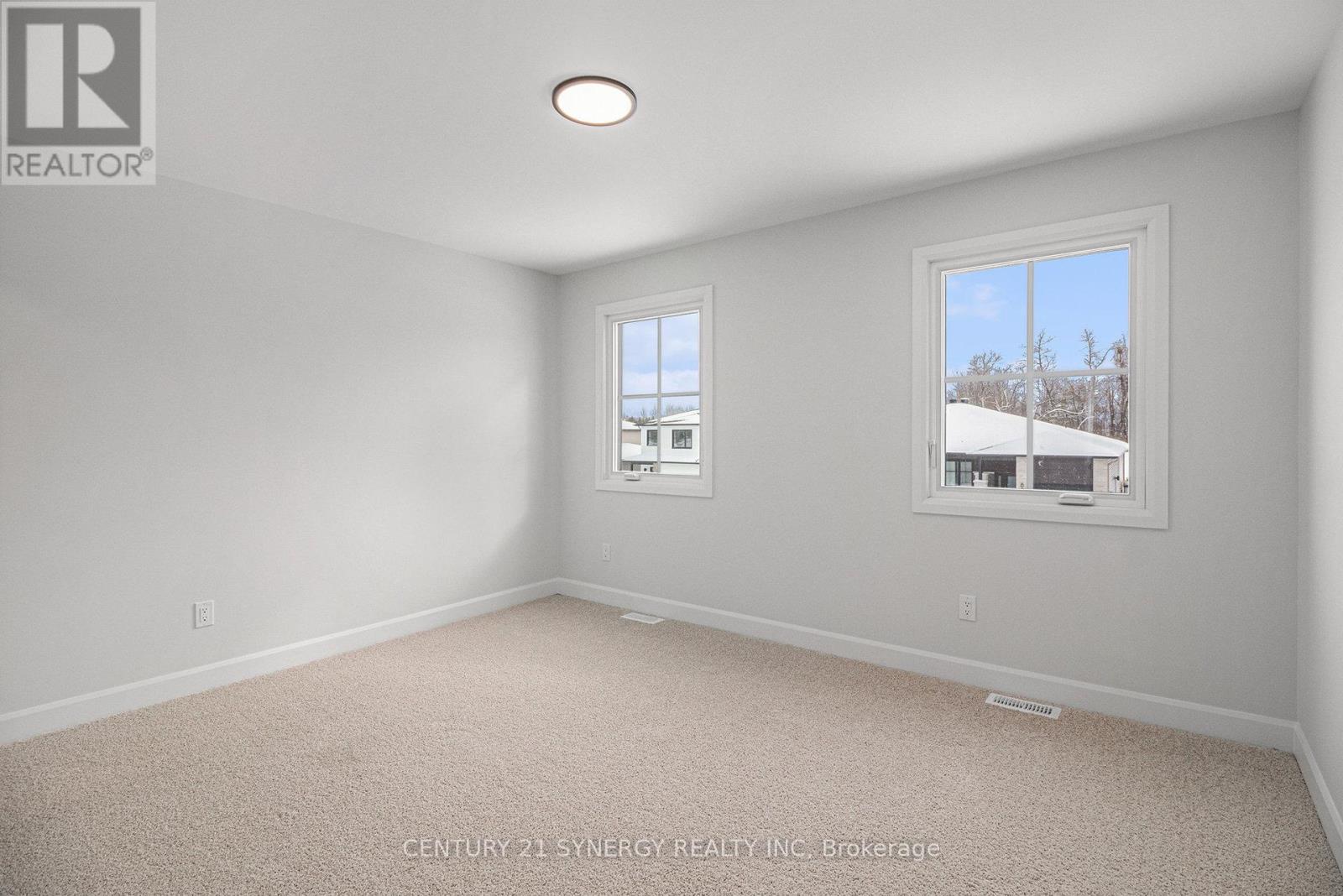 85 Villeneuve Street, North Stormont, Ontario K0C 1W0 - Photo 28 - X12297915