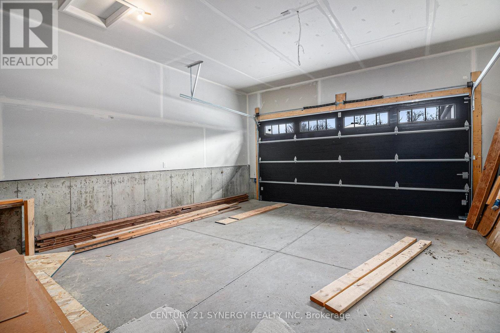 85 Villeneuve Street, North Stormont, Ontario K0C 1W0 - Photo 35 - X12297915