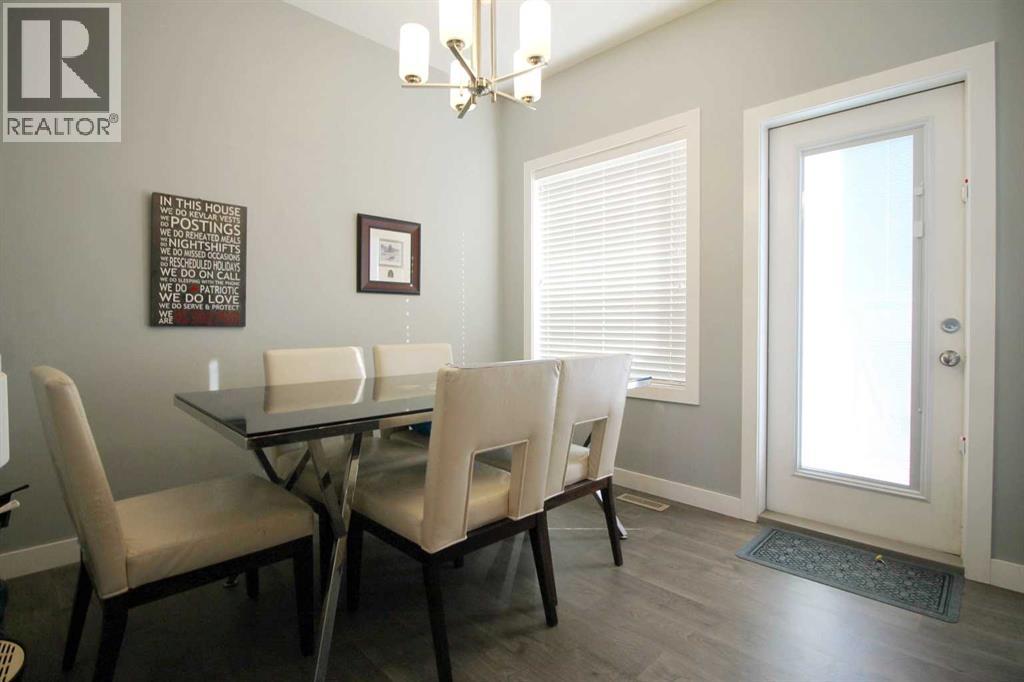 21 Crestview Boulevard, Sylvan Lake, Alberta  T4S 0N4 - Photo 4 - A2267779