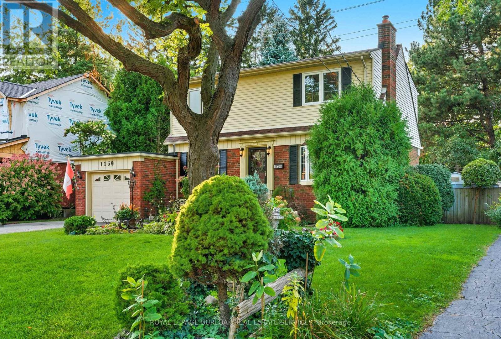 1159 Greening Avenue, Mississauga, Ontario L4Y 1H3 - Photo 3 - W12397168