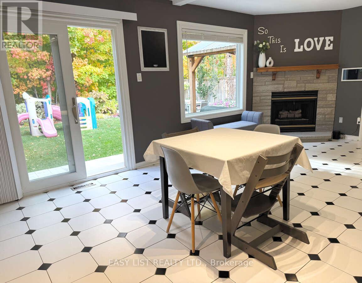 1257 Mccraney Street E, Oakville, Ontario  L6H 3A3 - Photo 17 - W12481720