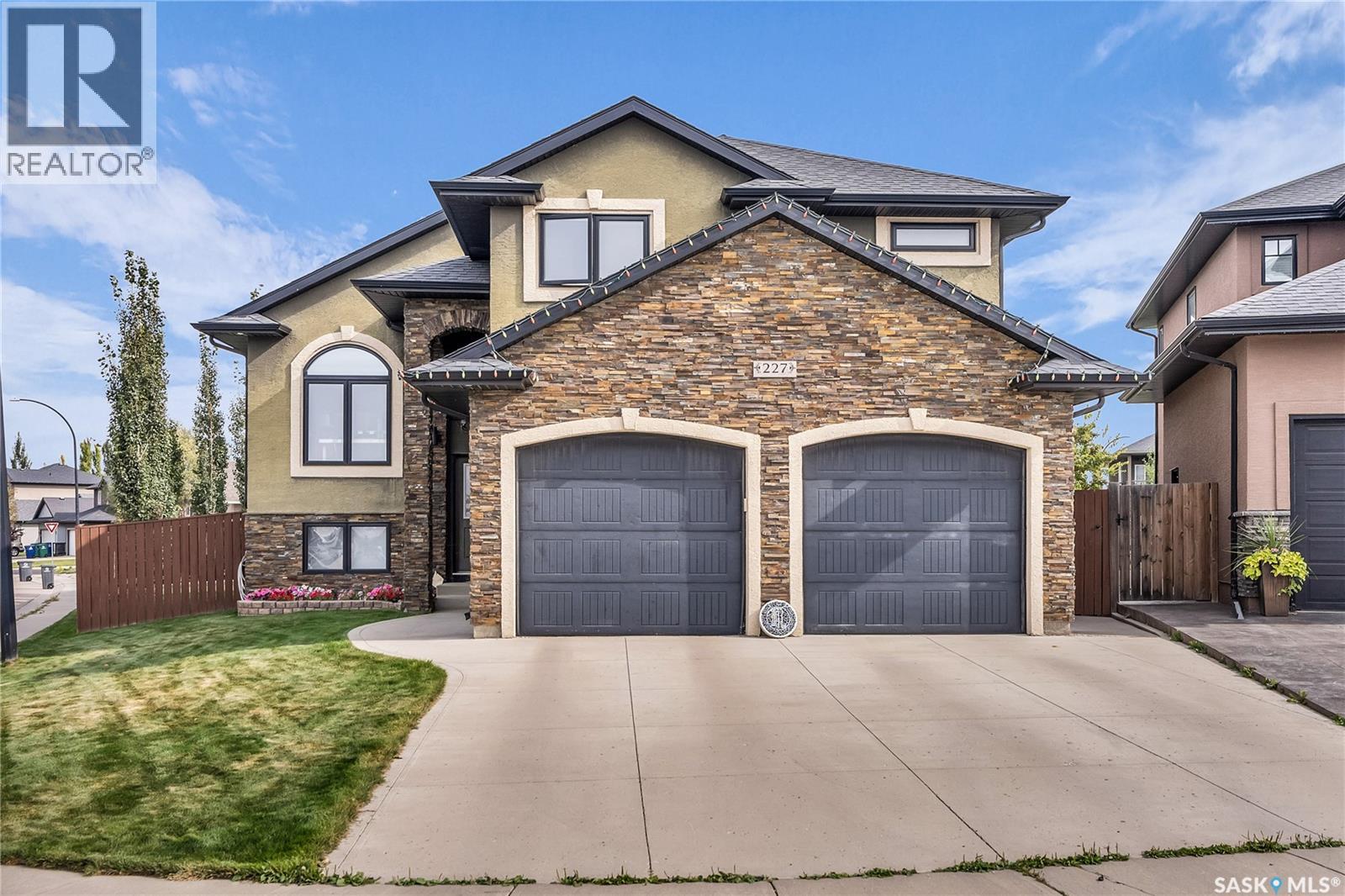 227 Stefaniuk BAY, Saskatoon, Saskatchewan
