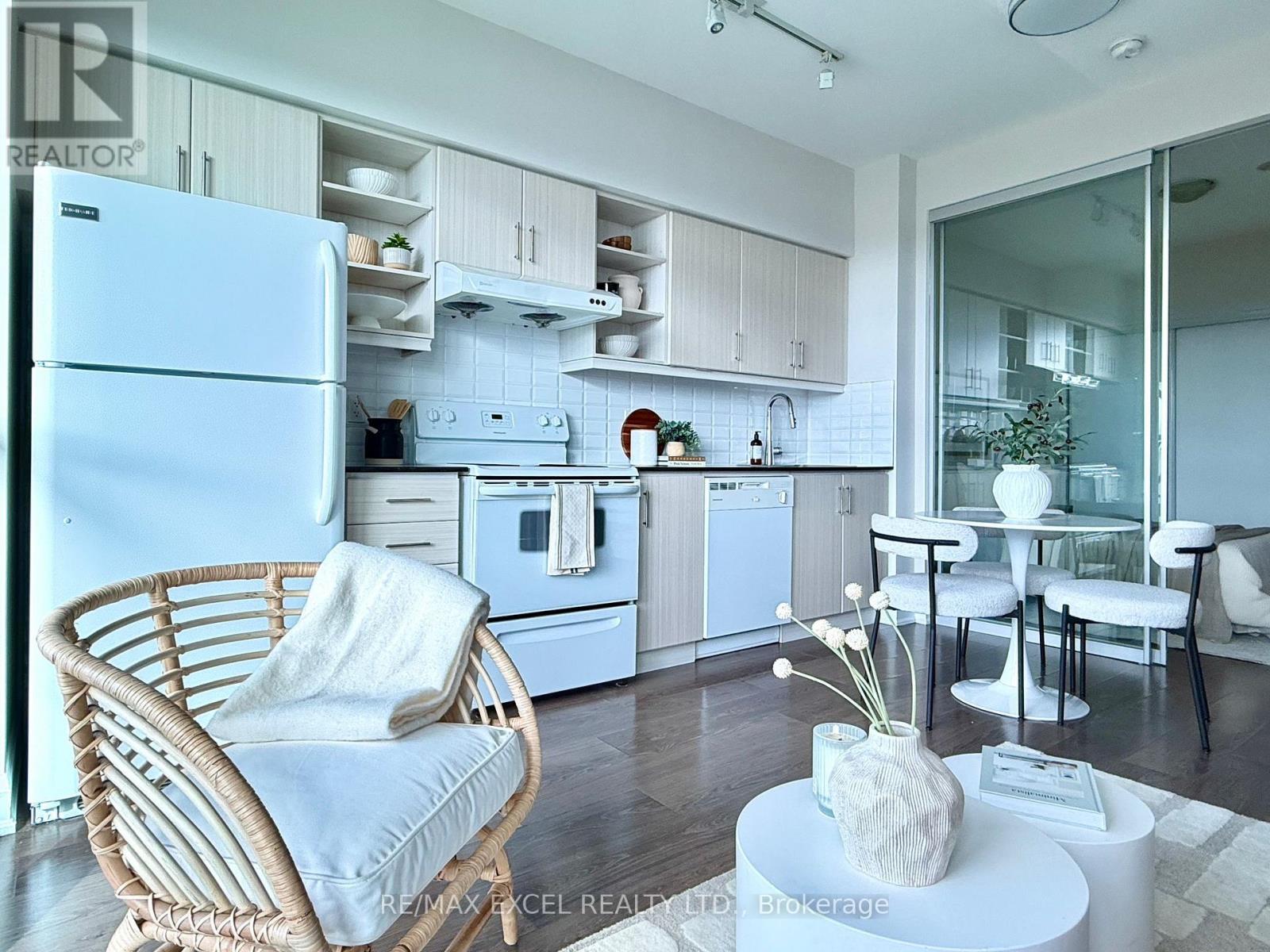 711 - 160 Vanderhoof Avenue, Toronto, Ontario  M4G 0B7 - Photo 17 - C12536918