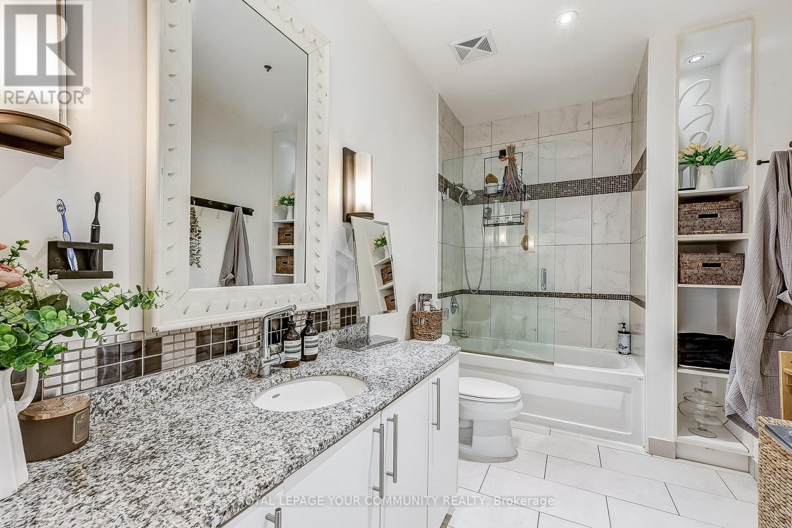 301 - 43 Hanna Avenue, Toronto, Ontario  M6K 1X1 - Photo 7 - C12536946