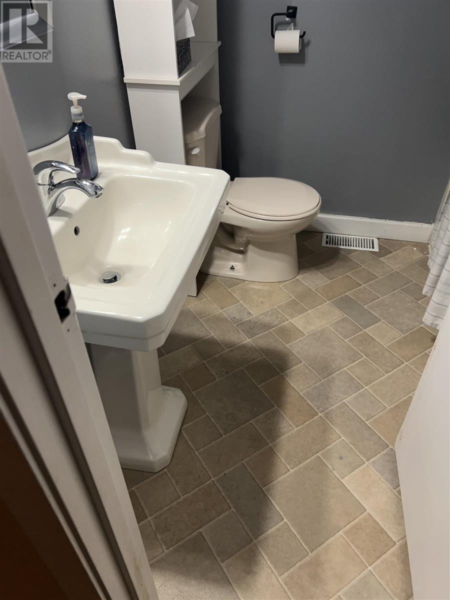 91 Robin St, Sault Ste. Marie, Ontario  P6A 5Y4 - Photo 13 - SM253251