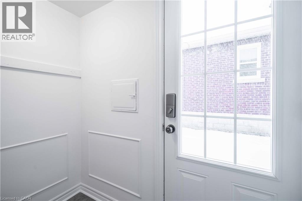 356 East 17th Street Unit# Lower, Hamilton, Ontario  L9A 4N2 - Photo 4 - 40749178