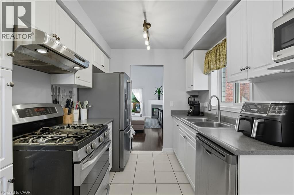 5 Chesapeake Drive, Waterdown, Ontario L8B 0H7 - Photo 10 - 40780045