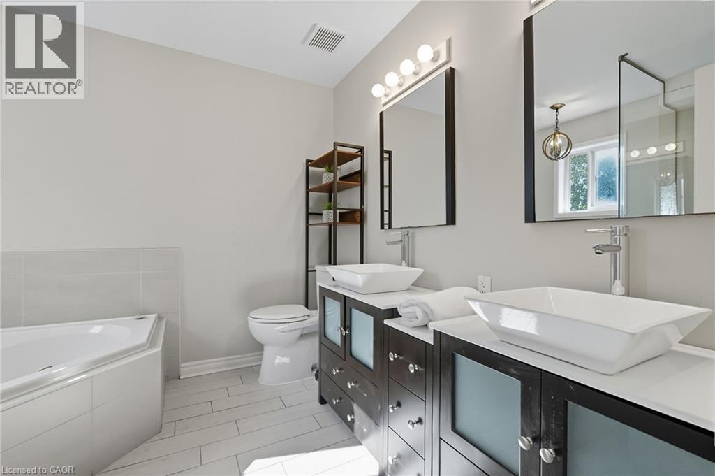 5 Chesapeake Drive, Waterdown, Ontario L8B 0H7 - Photo 22 - 40780045