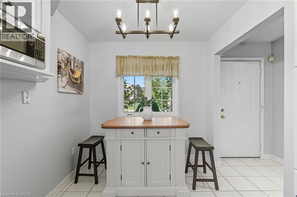 5 Chesapeake Drive, Waterdown, Ontario L8B 0H7 - Photo 8 - 40780045