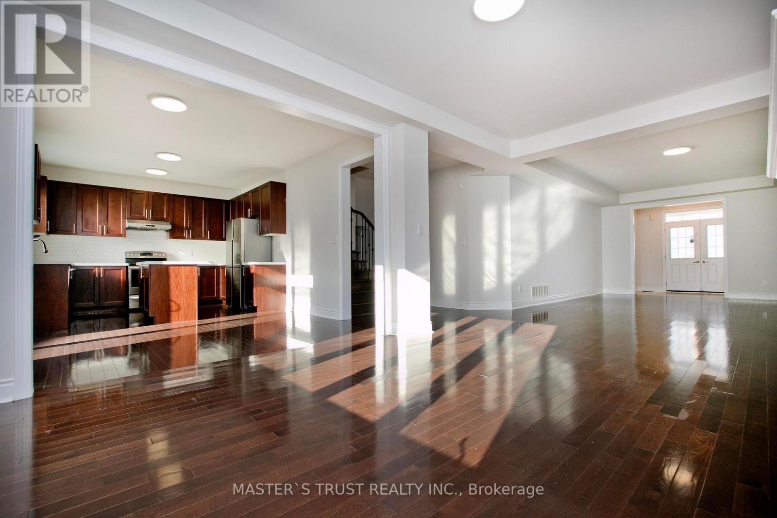 1115 Grainger Trail, Newmarket, Ontario  L3X 0G7 - Photo 5 - N12536888