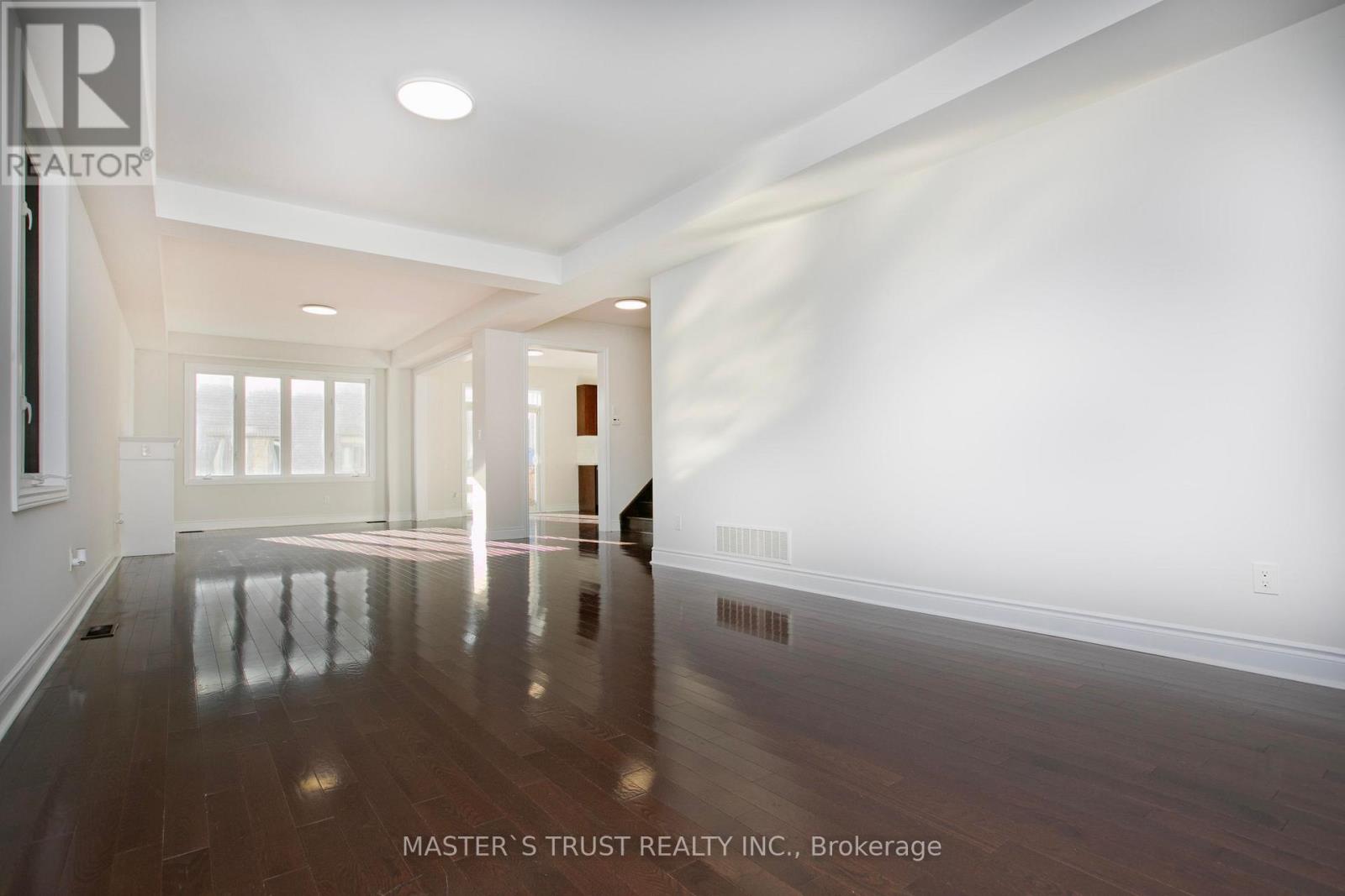 1115 Grainger Trail, Newmarket, Ontario  L3X 0G7 - Photo 7 - N12536888