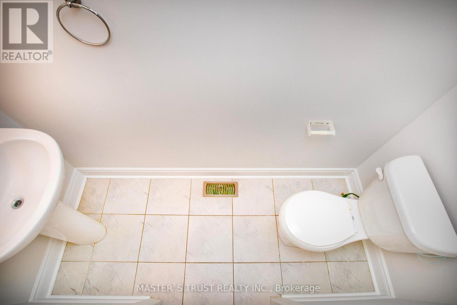 1115 Grainger Trail, Newmarket, Ontario  L3X 0G7 - Photo 9 - N12536888