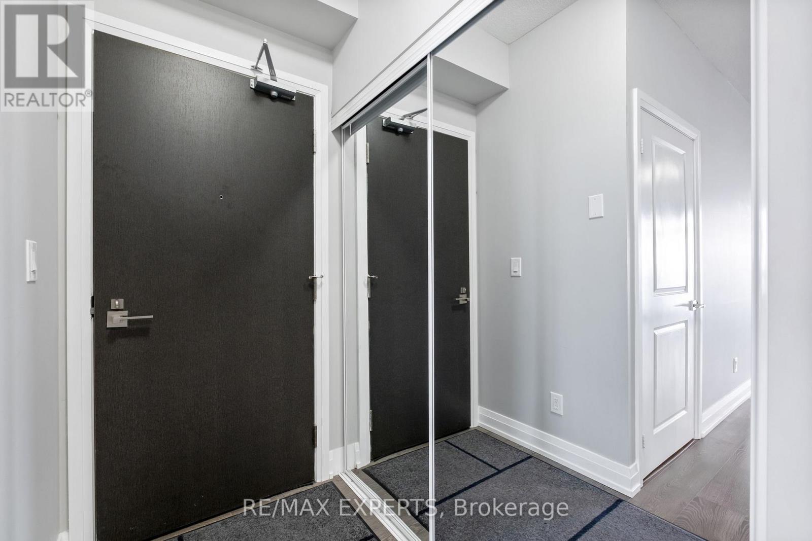 2807 - 3700 Hwy 7 Road, Vaughan, Ontario  L4L 0G8 - Photo 2 - N12536906